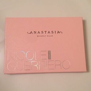 Anastasia Beverly Hills Nicole Guerriero palette